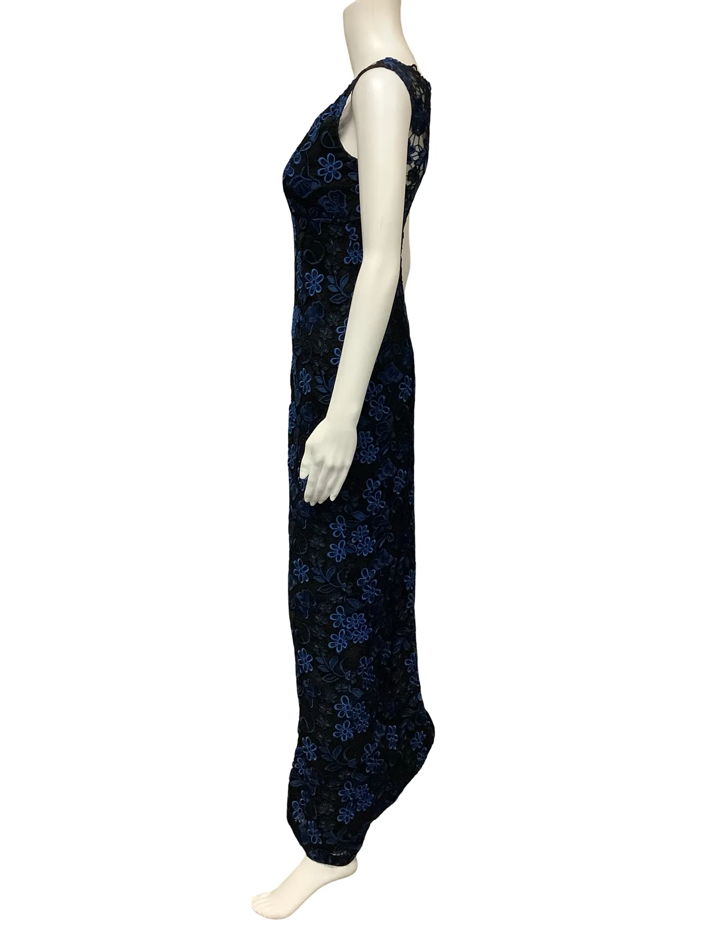 Aiden Mattox Long Lace Pattern Size: 0