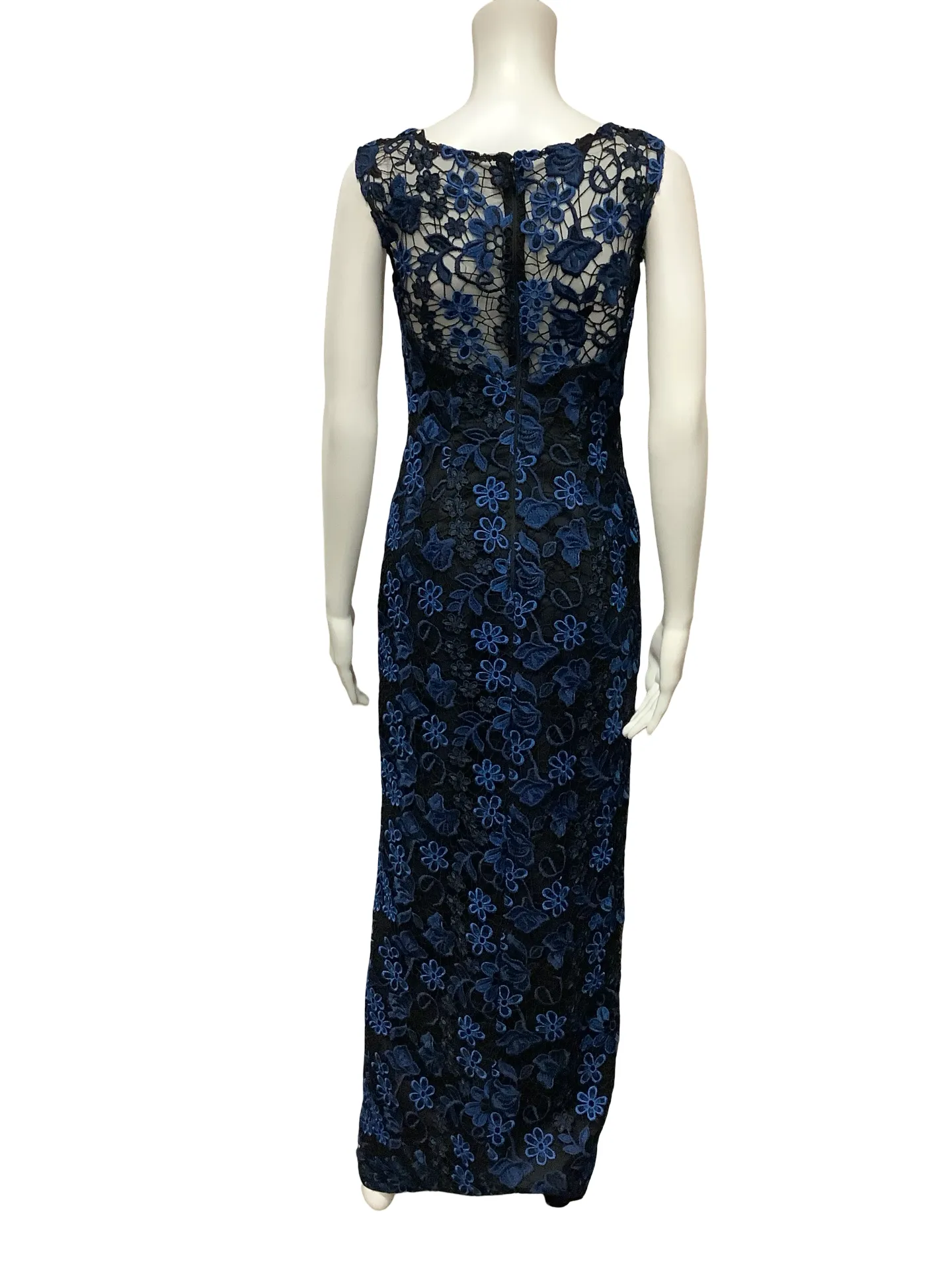 Aiden Mattox Long Lace Pattern Size: 0