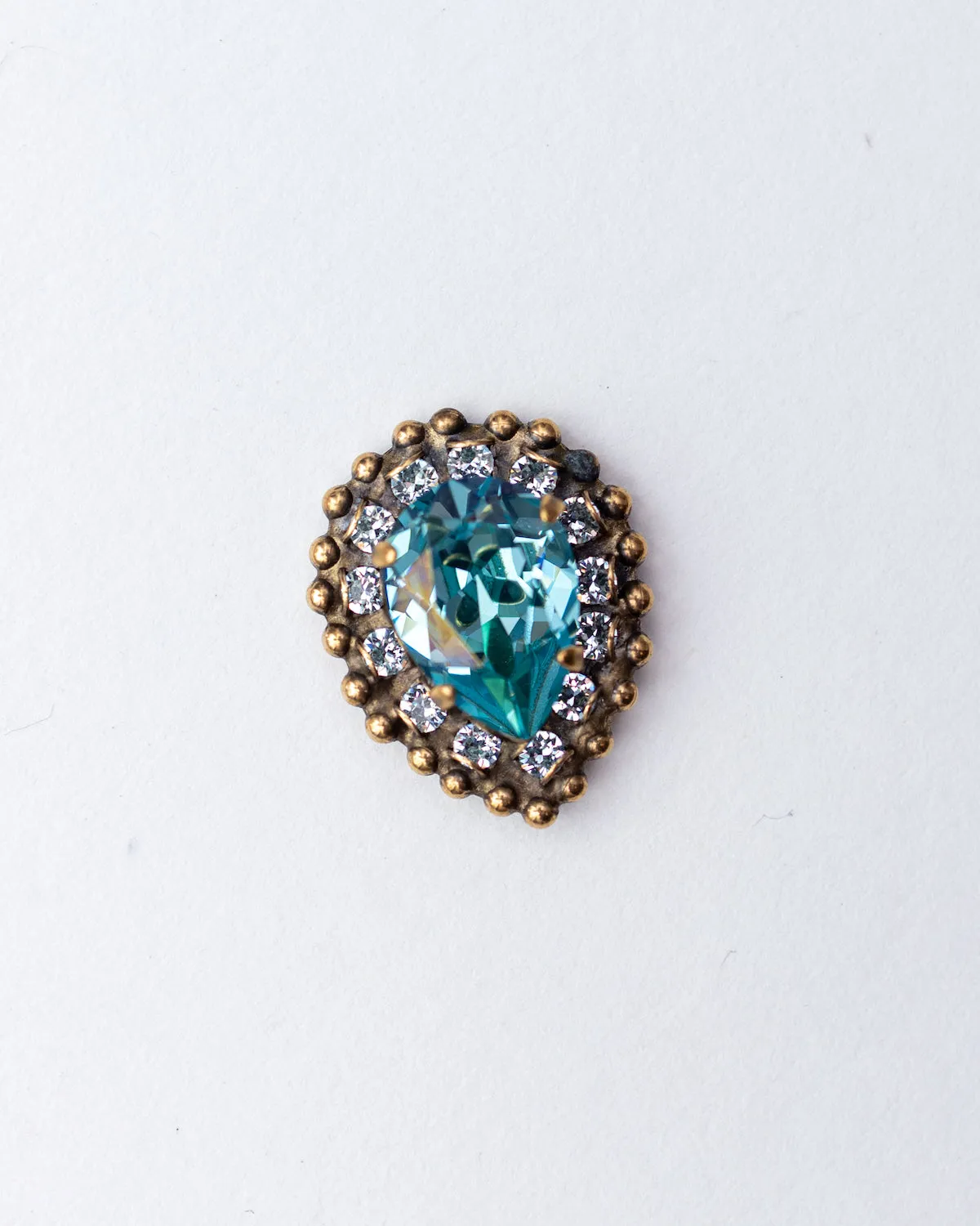 Elegant Teardrop Attachable Fashion Accessory