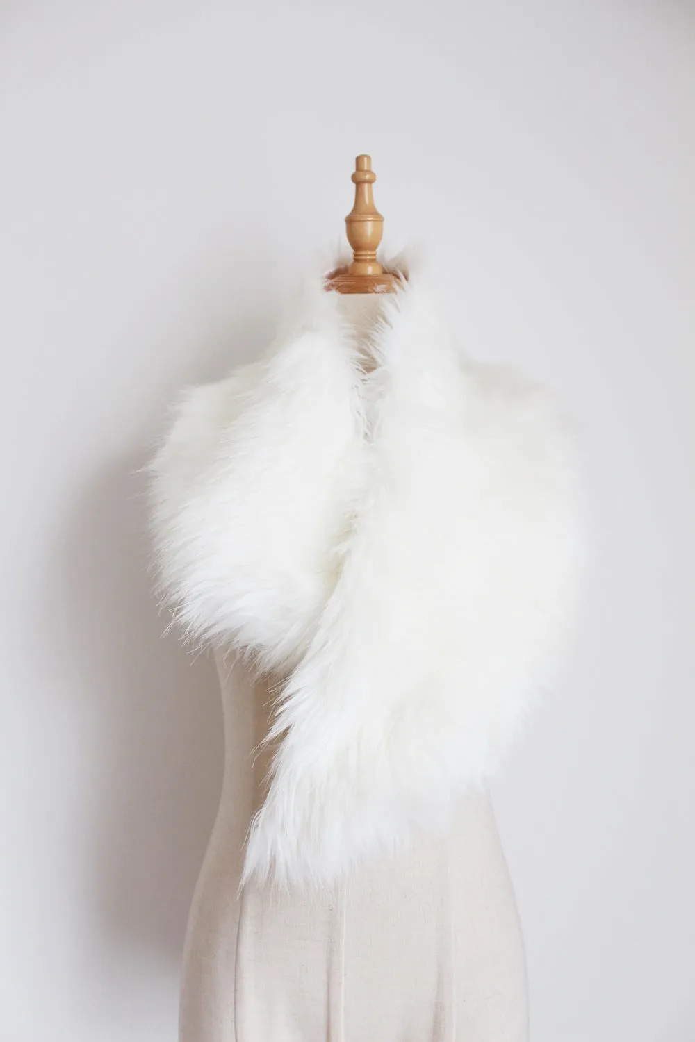 FAUX FUR COLLAR WRAP WHITE