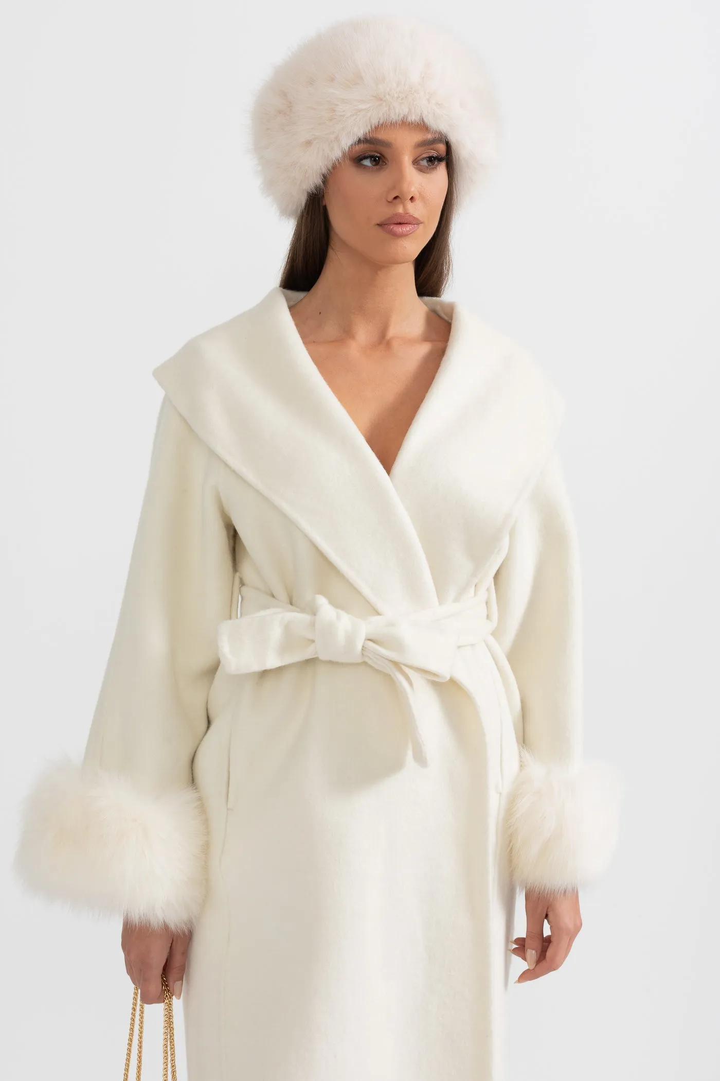 Luxurious Cashmere Long Coat With Fox Fur Cuffs - Ivoire
