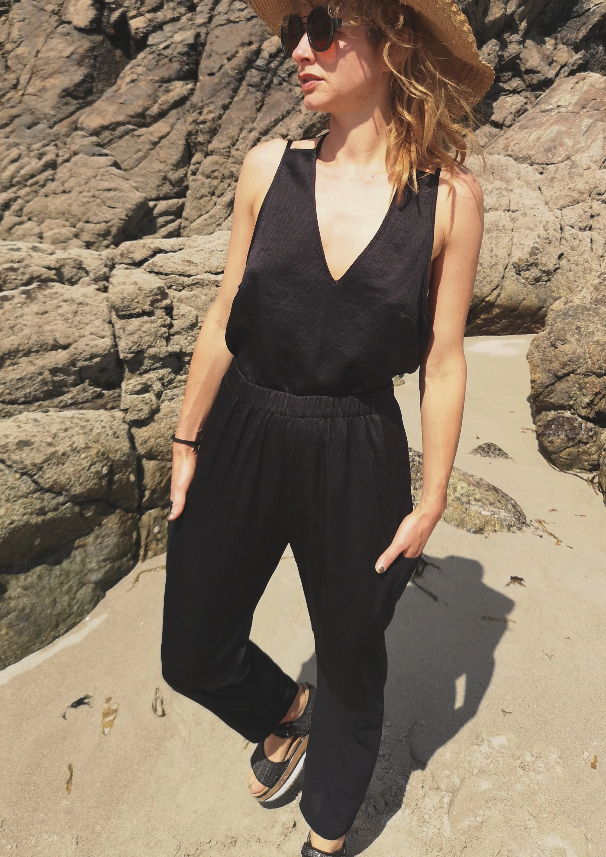 PANTS LOOSE ELASTIC - BLACK shiny