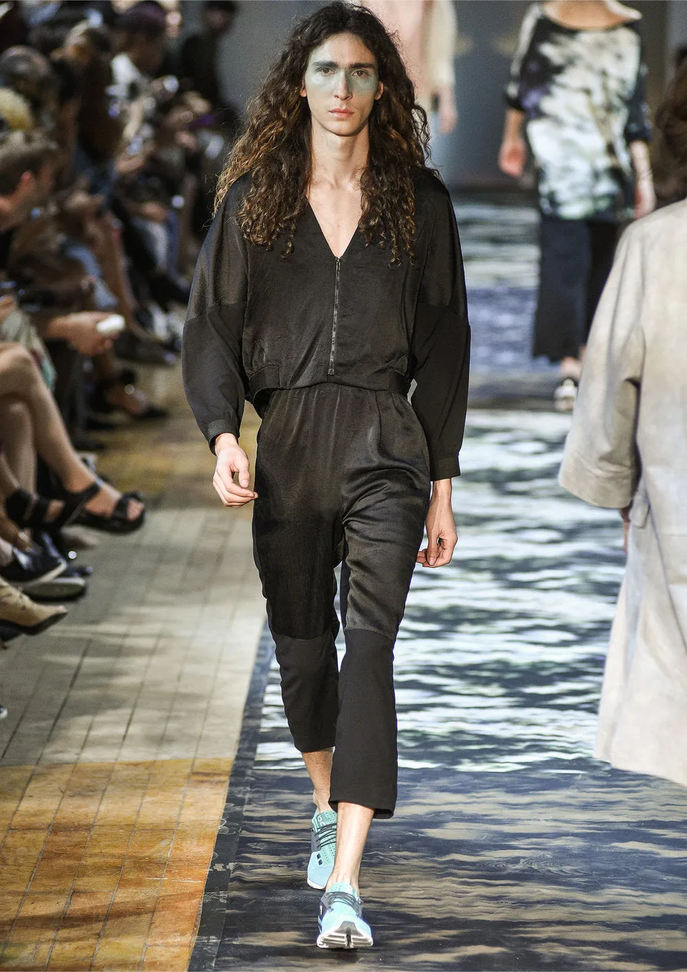 PANTS LOOSE ELASTIC - BLACK shiny