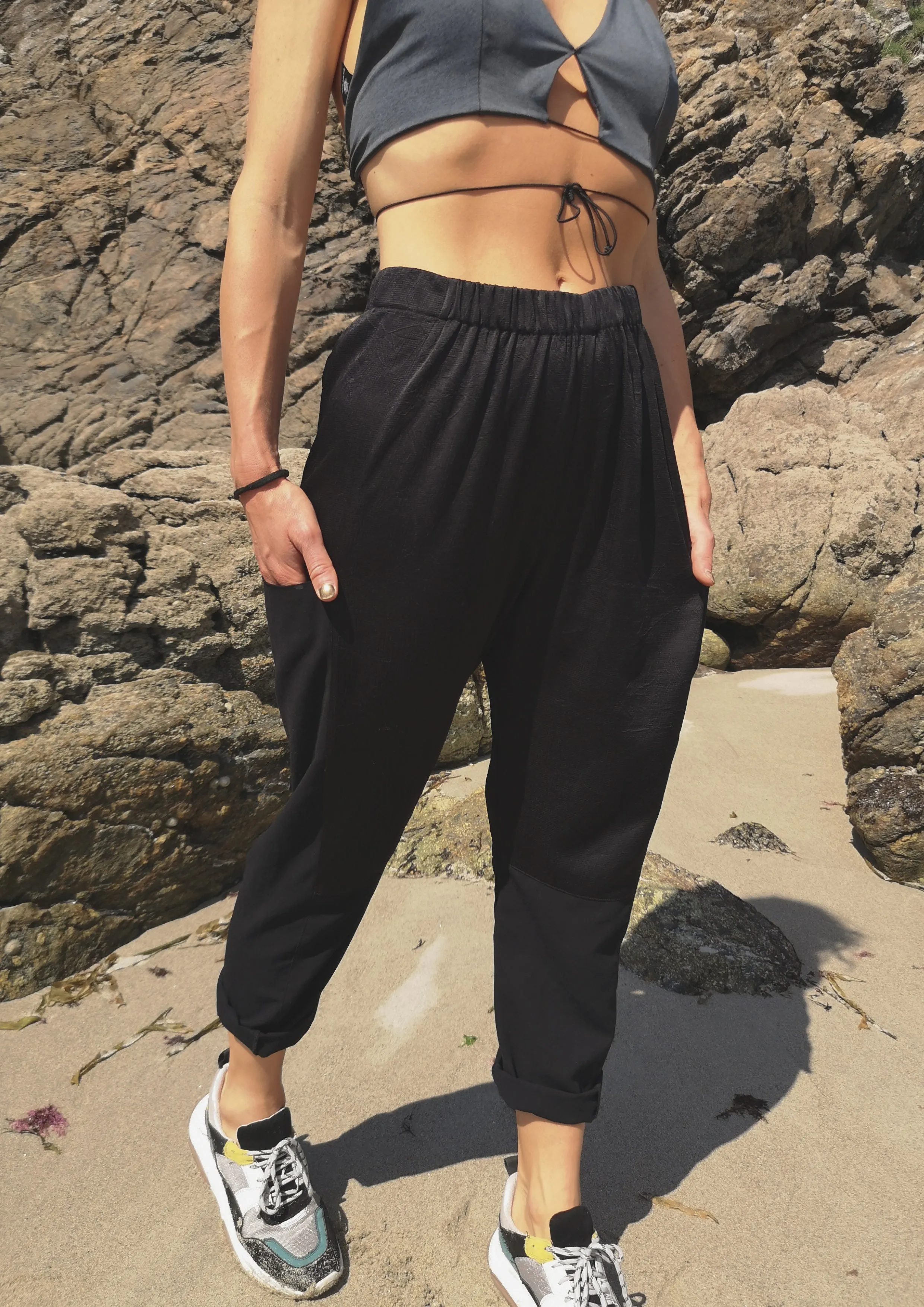 PANTS LOOSE ELASTIC - BLACK shiny